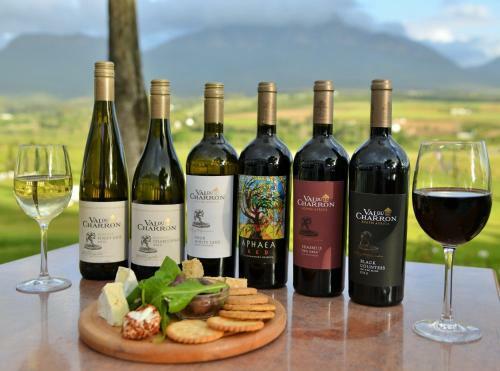 Hostal Val Du Charron Guest House & Wine Estate