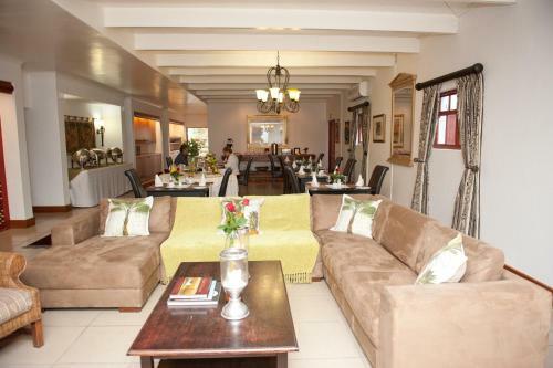 Hostal Val Du Charron Guest House & Wine Estate