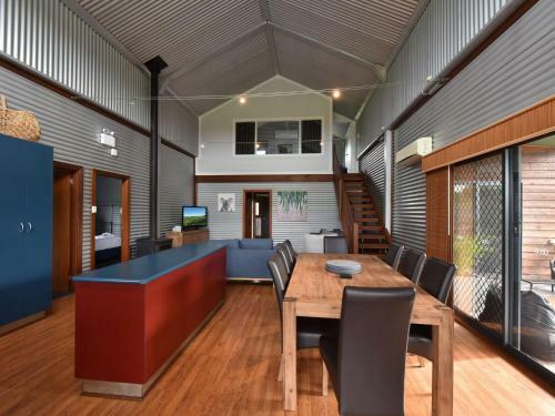 Kelman Cottage - Tucked Away With Pool + Native Wildlife