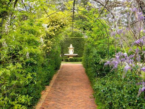 Old Mansfield Loft - Gardens, Gazebo And Getaways