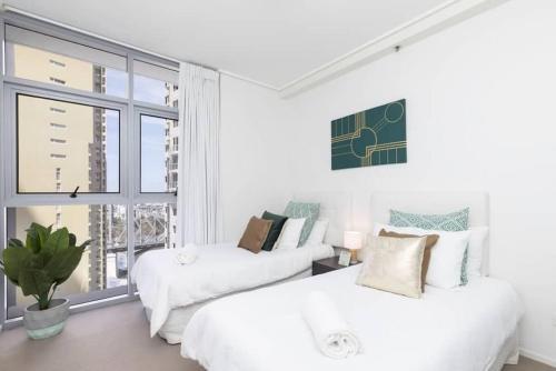 Sk2 - Charming Skyline Cbd W River Views 3 Br Private Apartment