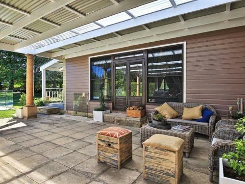 Sarnia - Period Home In Garden Oasis With Pool