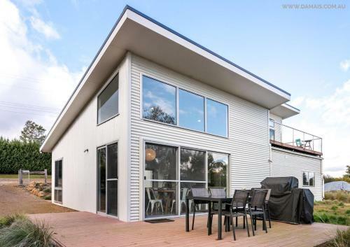 Damais - 4 King Or 8 Single Beds Wifi, Netflix, Pet Friendly