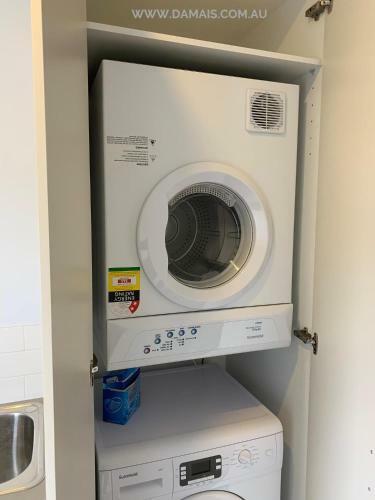 Damais - 4 King Or 8 Single Beds Wifi, Netflix, Pet Friendly