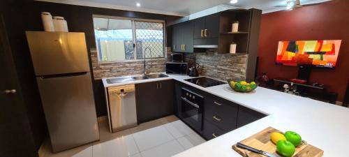3 Bedroom City Escape - Champagne Stays Darwin