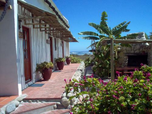 Hostal Baviana Beach Lodge