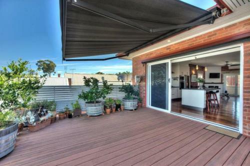 The Bank Apartment - Echuca Holiday Homes