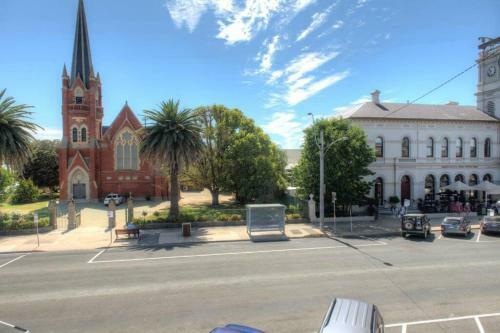 The Bank Apartment - Echuca Holiday Homes