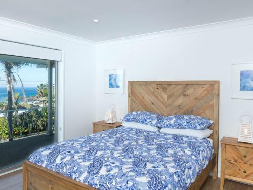 Aqua Palm With Sweeping One Mile Views