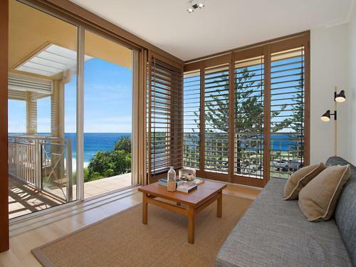 Orion Unit 7 - Luxury Apartment Overlooking Snapper Rocks