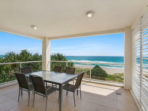 Solaya Unit 6 - Absolute Beachfront Apartment In Tugun, Gold Coast