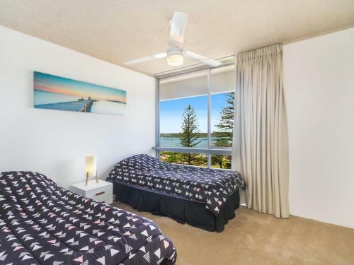 Kooringal Unit 20 - Right On The Beachfront In A Central Location Coolangatta