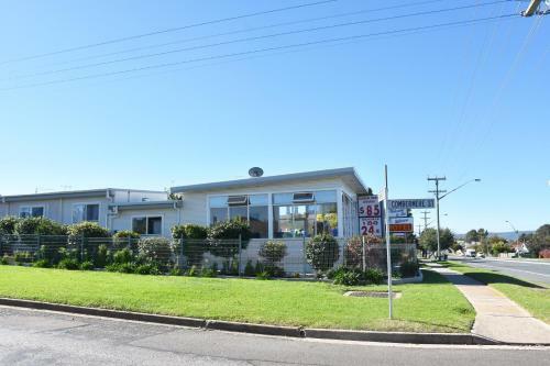 Hillview Motel