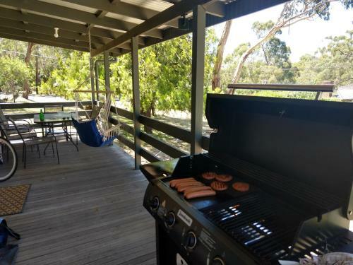 Cockatoo Cabin