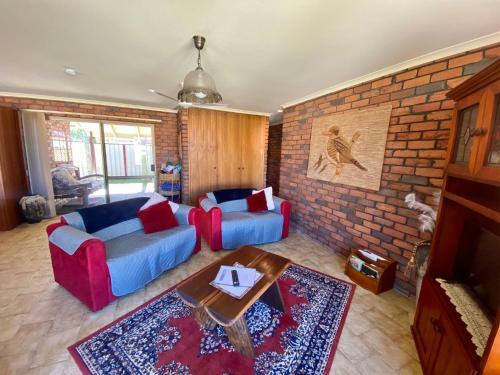 Bromeliads Unit 2 7 Ballanda Crescent