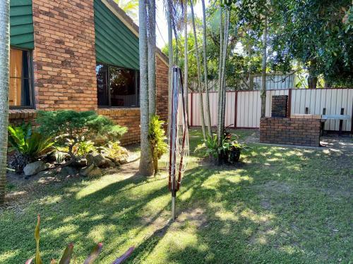 Bromeliads Unit 2 7 Ballanda Crescent