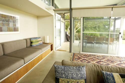 Bundaleer - Architect Designed, Stunning Views!