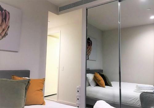 Readyset Apartments On Southbank Boulevard
