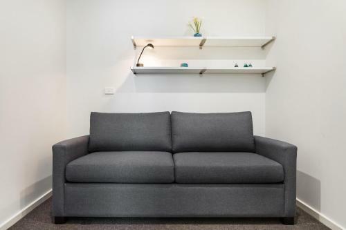 Central Melbourne Cbd Apartment With Gym And Pool