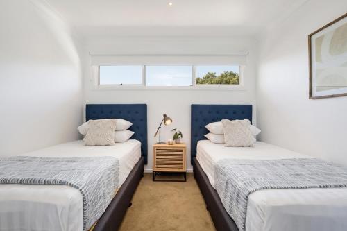 Coastal, Family-sized Getaway In Beachside Locale
