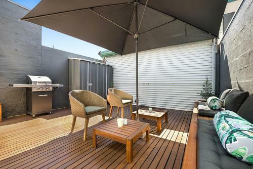 2-bed House With Bbq Deck Near Trams And Albert Park
