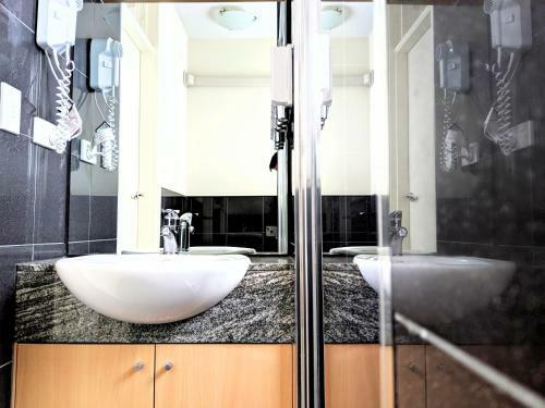 Acland Street Studio Apartment Free Parking