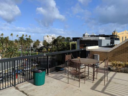 Acland Street Studio Apartment Free Parking