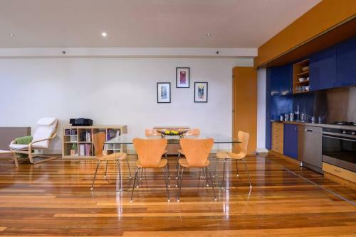 Brooklyn Warehouse Vibe Mins To St Kilda & Cafes