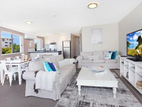 Broadwater Quays 5 - Three Bedroom Water View Apartment, Only 2 Blocks From Mooloolaba Beach!