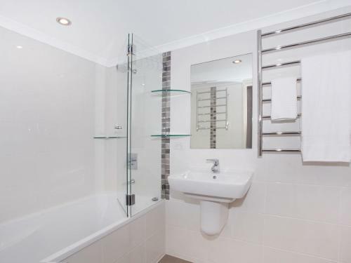 Broadwater Quays 5 - Three Bedroom Water View Apartment, Only 2 Blocks From Mooloolaba Beach!