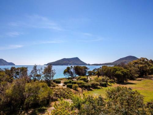 Shoal Haven 4 28 Voyager Cl Waterfront Unit With Views