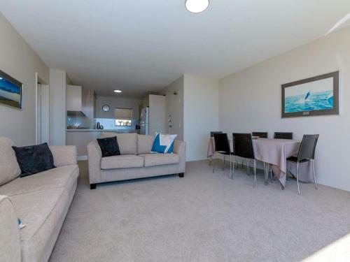 Shoal Haven 4 28 Voyager Cl Waterfront Unit With Views
