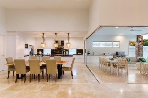 Entertaining In Elegance, Noosaville