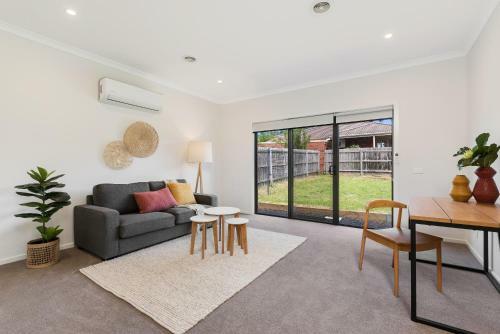 Apartamento Spacious 4-bed House With Parking And Backyard