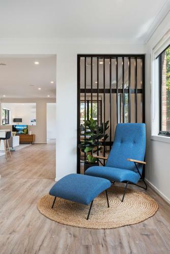 Apartamento Spacious 4-bed House With Parking And Backyard