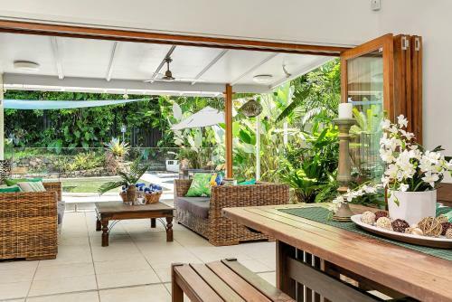 Vista Hillview Family Villa