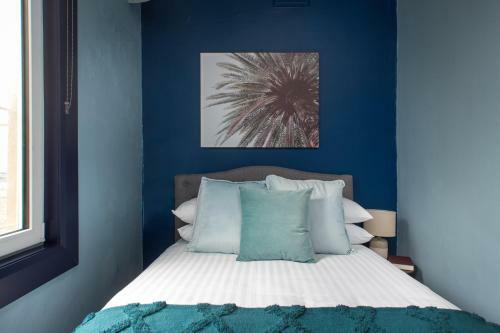 2-bed Apartment Metres From Coogee Beach And Dining