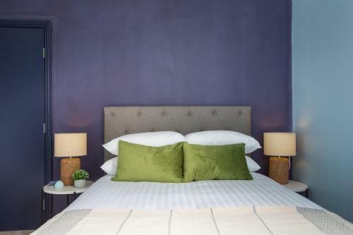 2-bed Apartment Metres From Coogee Beach And Dining