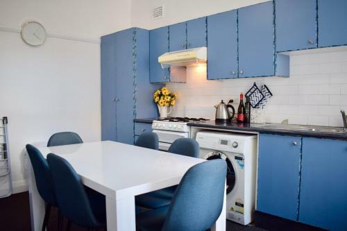 Comfortable Apartment In Trendy Haberfield Via 2