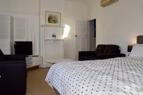 Comfortable Apartment In Trendy Haberfield Via 2