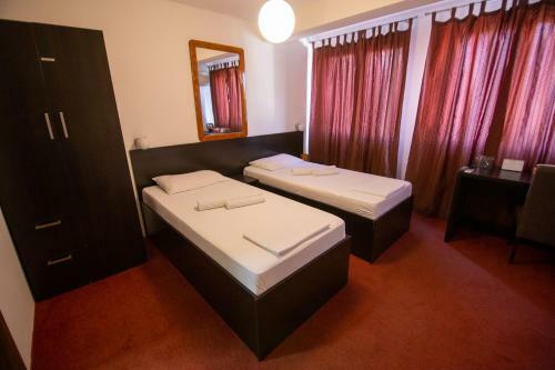 4 Rooms Apartments