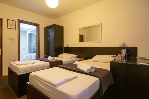 4 Rooms Apartments