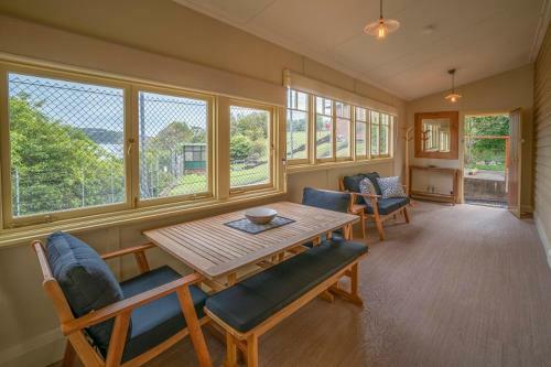 Steele Point Cottage