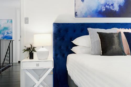 Large Converted Church Apartment In Top Location