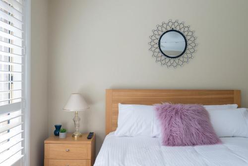 Relaxed Coastal Getaway // Moments To Waterfront