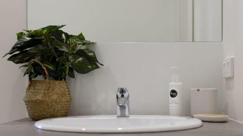 Trentham Central Villas - 6 Br / Ensuite / Sleeps 12