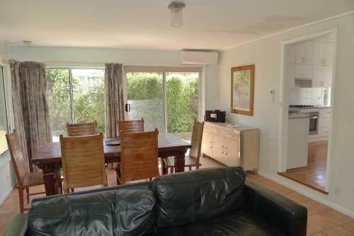 Beachpoint Cottage