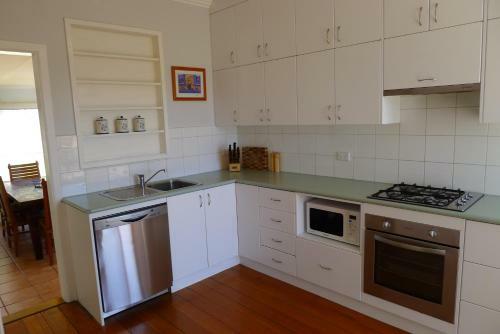 Beachpoint Cottage