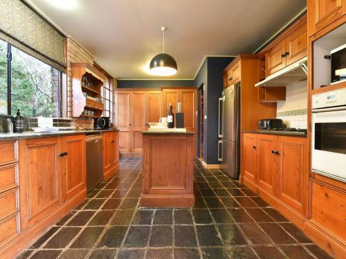 Wangi Waterfront Delight Estate - Waterfront Reserve Home