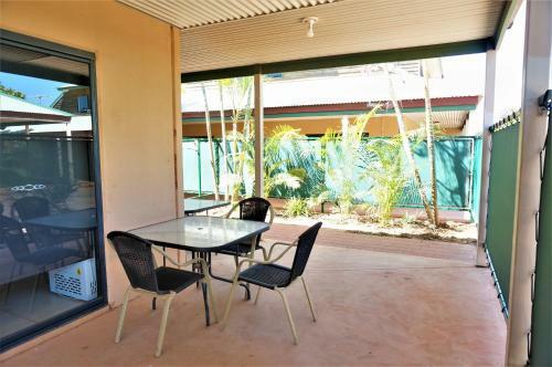 Ningaloo Breeze Villa 9 - 3 Bedroom Fully Self-contained Holiday Accommodation